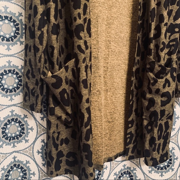 Tickled Teal leopard print open cardigan - Picture 2 of 9